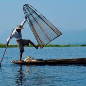 unique style of rowing and fishing of intha