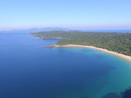Honeymoon-Beach--Wa-Ale-Island-Resort-(1)
