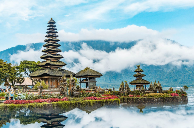 6 Days of Culture, Nature & Iconic Landmarks by Myanmar Travel Agency